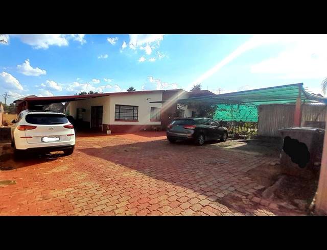 5 BEDROOM HOUSE FOR SALE IN MOUNTAIN VIEW